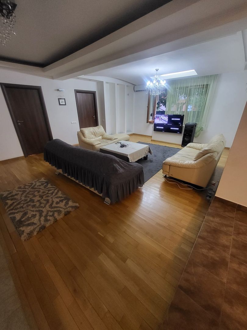 Apartament 5 camere 161 mp, zona Decebal, bloc 2006, curte, ideal investitie - Poză 1
