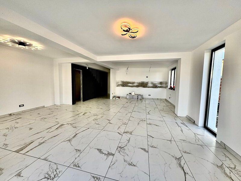 Vila 5 camere Otopeni Central - Poză 2