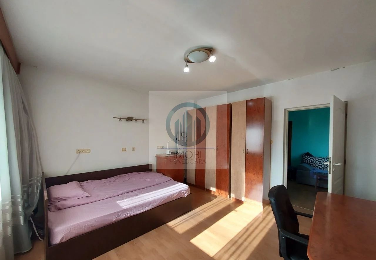 Vila deosebita în loc Simeria, zona ultracentrala - Poză 18