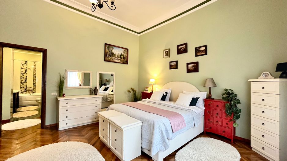 Apartament grandios cu vedere spectaculoasă spre Piața Libertății - Poză 19