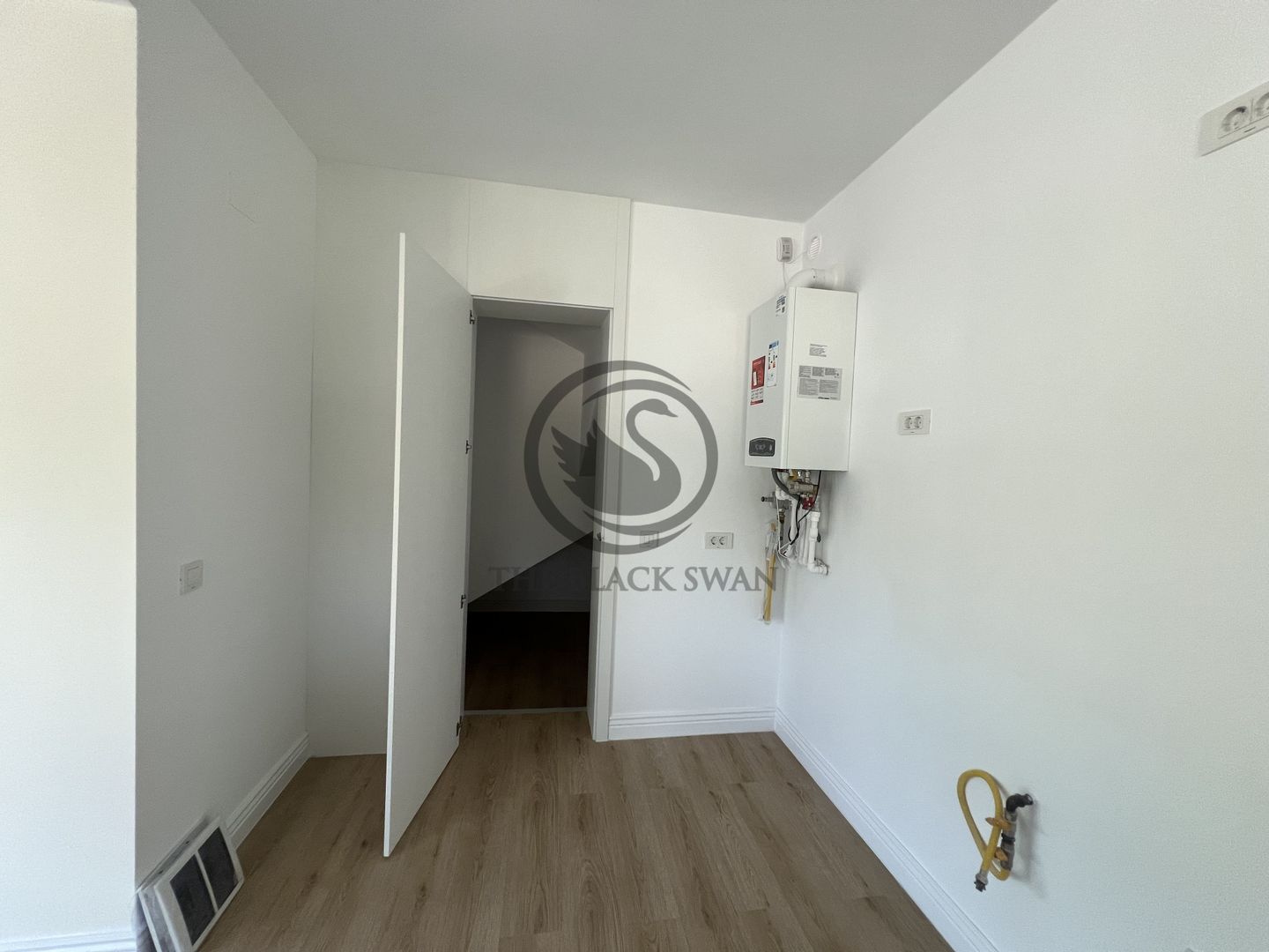 Casa de vanzare cu 4 camere | Premium | Nou | Moreni, Dambovita - Poză 18