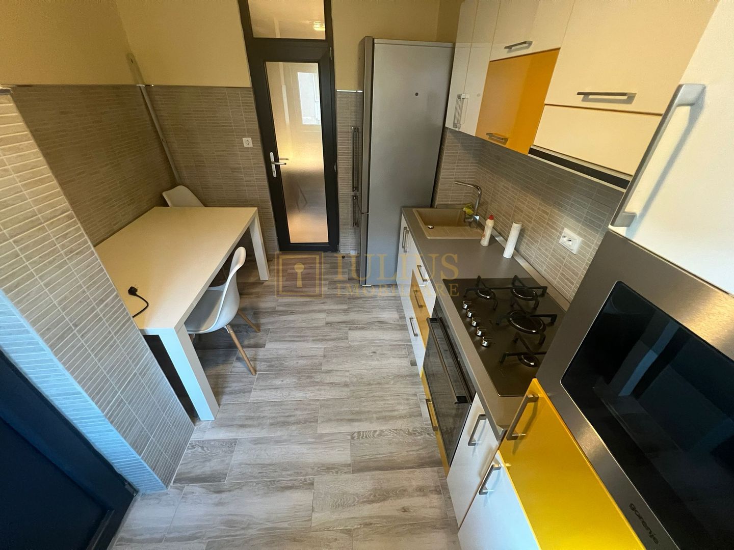 Soarelui, langa Parcul Padurice; centrala proprie, 2 bai. - Poză 24