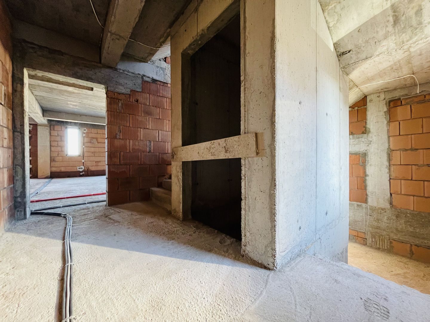 Apartament Unic | 4 cam, 140 mp | Lift&Terasa 37 mp | Singur pe nivel - Poză 12