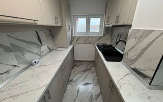 Apartament cu 2 camere, 50mp, decomandat, Zona Centrala - Poză 2