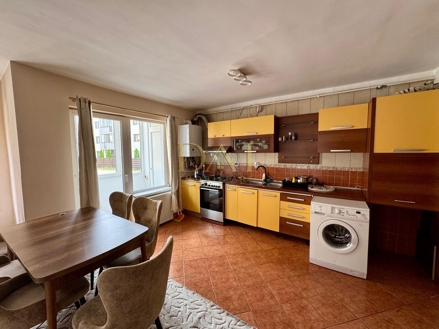Oportunitate! Apartament 3 camere | parcare inclusa | zona Terra - Poză 3