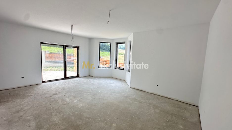 Casa individuala-4 dormitoare,225 mp utili,garaj-Chinteni - Poză 12