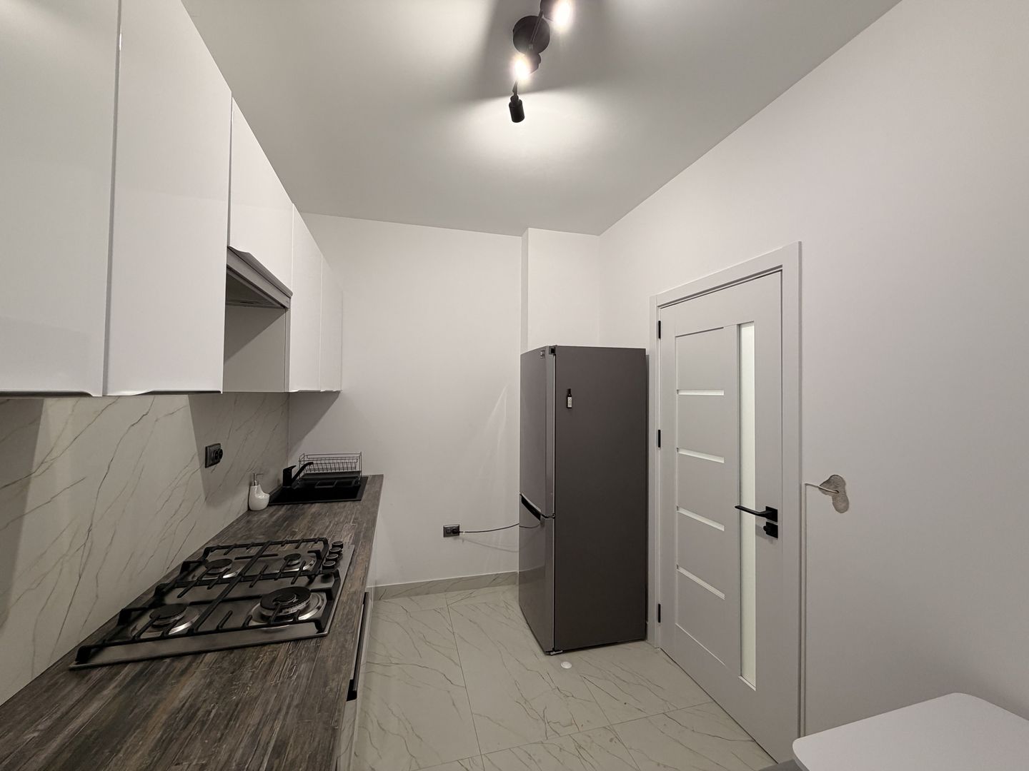 Garsonieră modernă de închiriat – Drumul Taberei, Bloc 2024 - Poză 7