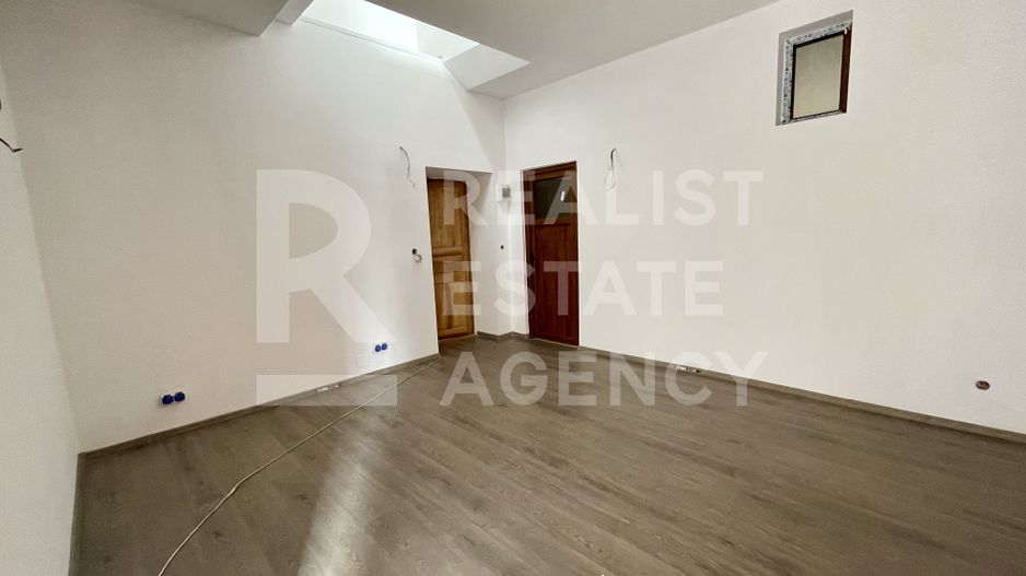 De vânzare – Clădire impresionantă, 11 camere, 9 dormitoare, Păcurari - Poză 13