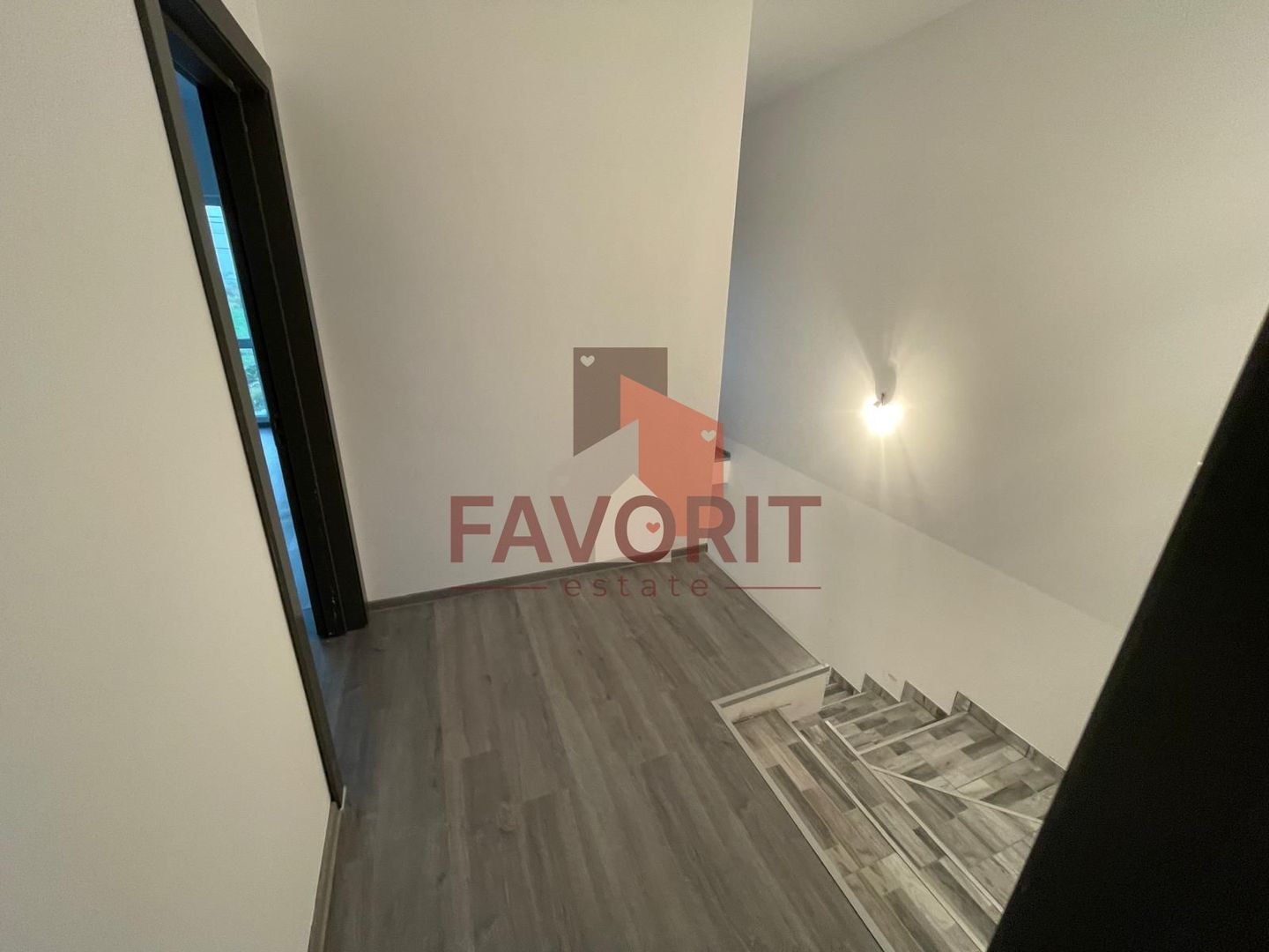 Duplex despartit prin camera tehnica. Carport. Finisaje la alegere - Poză 11