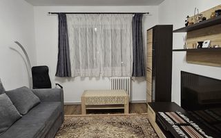 Închiriez apartament 3 camere - Poză 1