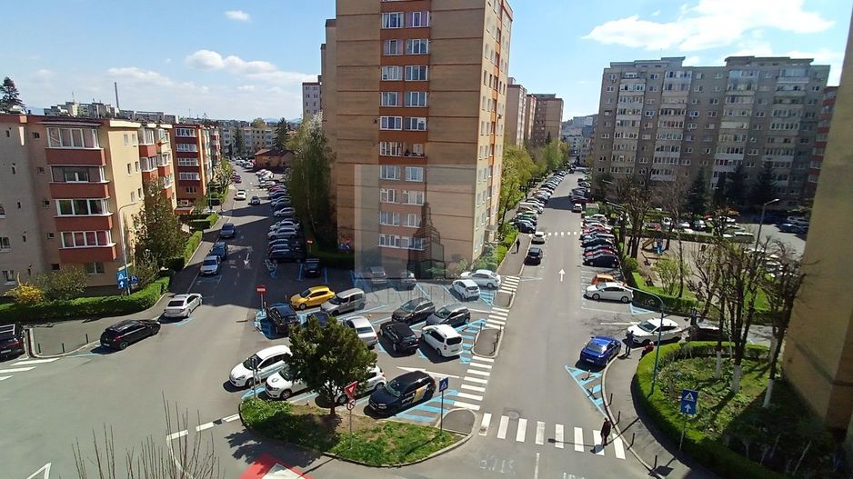 Apartament 3 camere, boxă - zona Grivitei - Poză 1