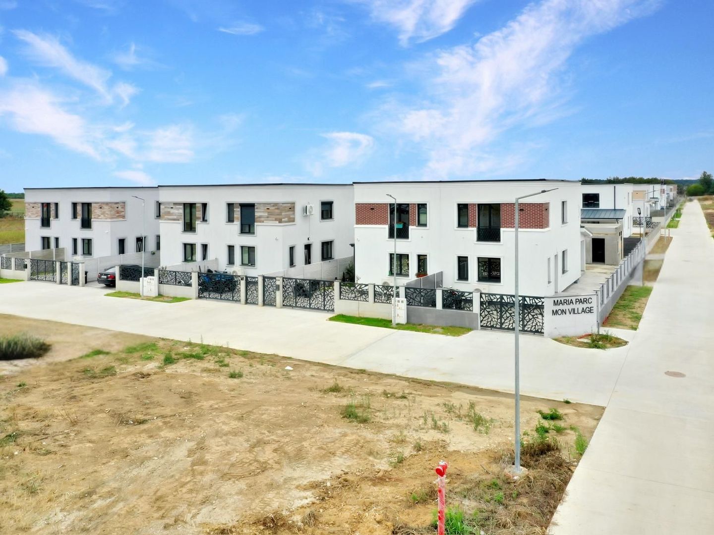 Comision 0 | Duplex 4 Camere | Proiect Ultramodern | Bucovat-Remetea - Poză 1