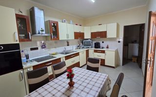De Vânzare Casă Păuleștiului 9 ari teren - Poză 5