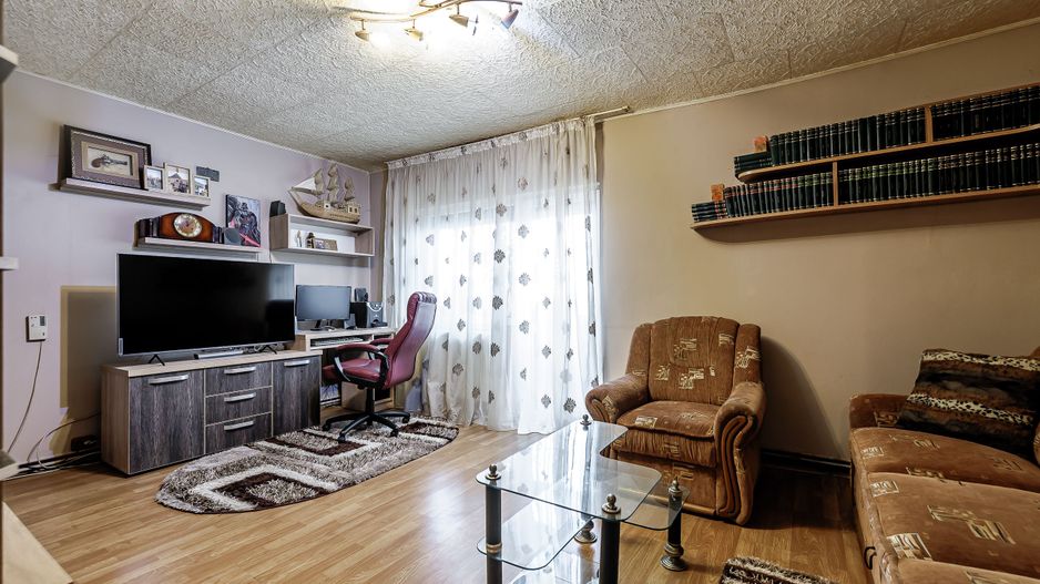 Vandut Apartament decomandat cu 2 camere si 2 balcoane in Alfa - Poză 3