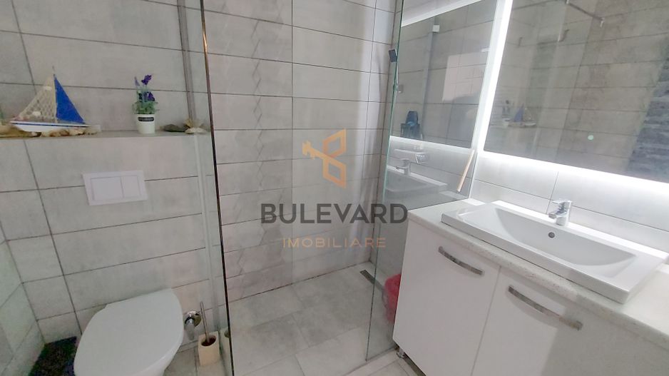 Apartament cu terasa de 16mp + 2 parcari subterane! - Poză 3