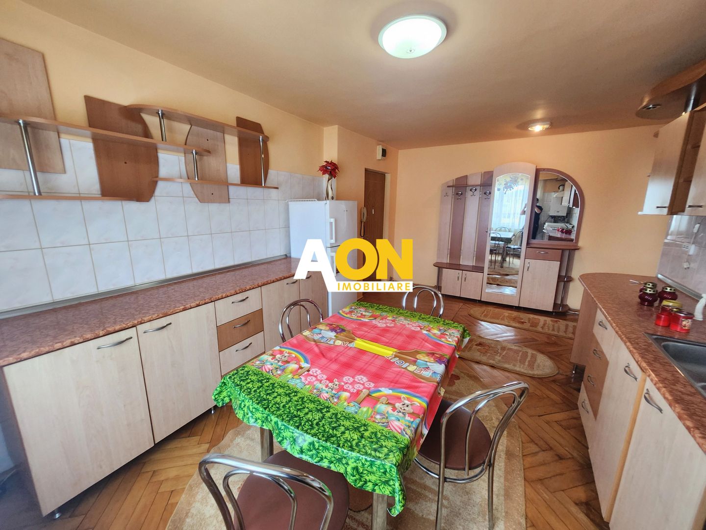 De inchiriat apartament 2 camere, etaj intermediar, zona Sub Stadion - Poză 2