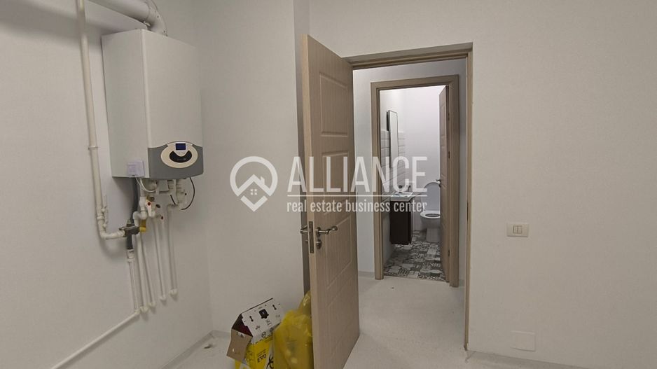 CAPITOL - Bdul Mamaia parter de vila stradal! - Poză 14