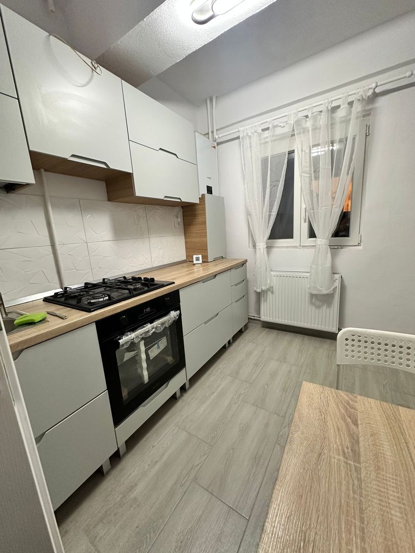 Apartament cu 3 camere in bloc reabilitat termic - Poză 9