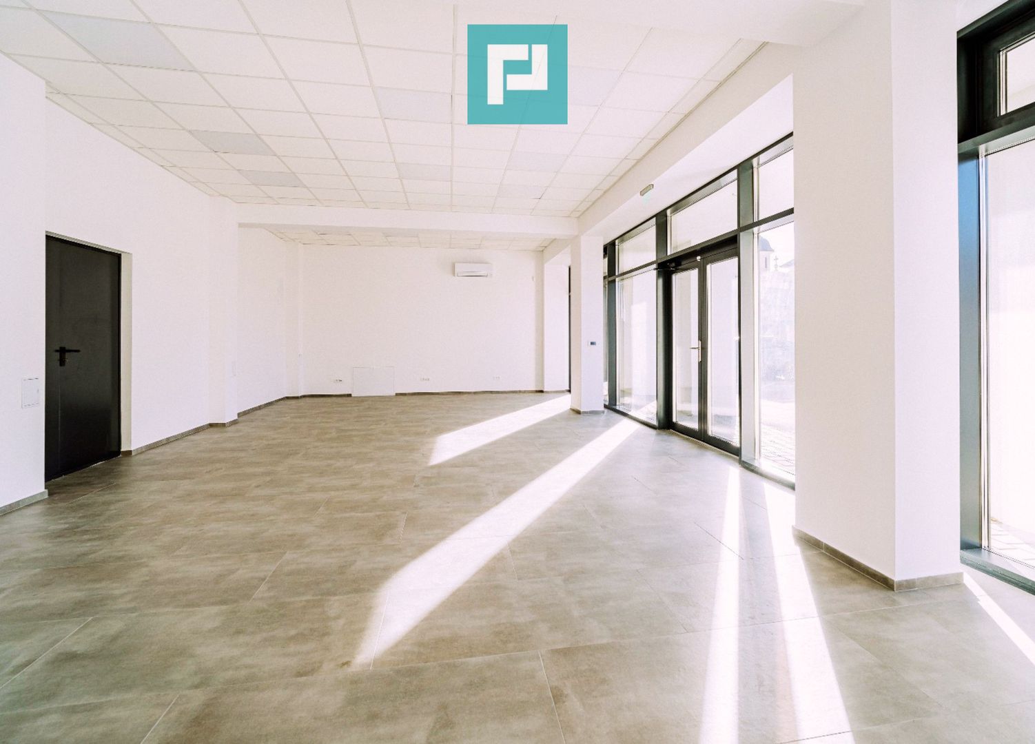 Spațiu comercial nou, vitrine mari, Calea Clujului - Poză 6