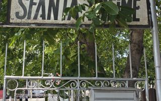 Loc de veci în Cimitirul Sfânta Treime, Păcurari, Iași – Poziționare favorabilă - Poză 1