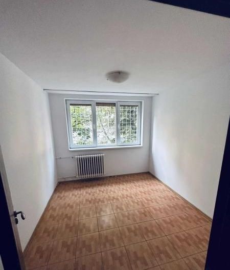 APARTAMENT RENOVAT 4 CAMERE PARTER BLOC REABILITAT APUSULUI - Poză 4