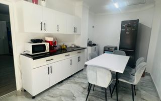 Apartament cu 2 camere la curte comuna , zona centrala - Poză 3