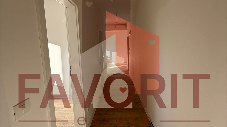 Bloc Nou. Gradina proprie de 103 mp si 2 locuri de parcare inscrise in CF. - Poză 8