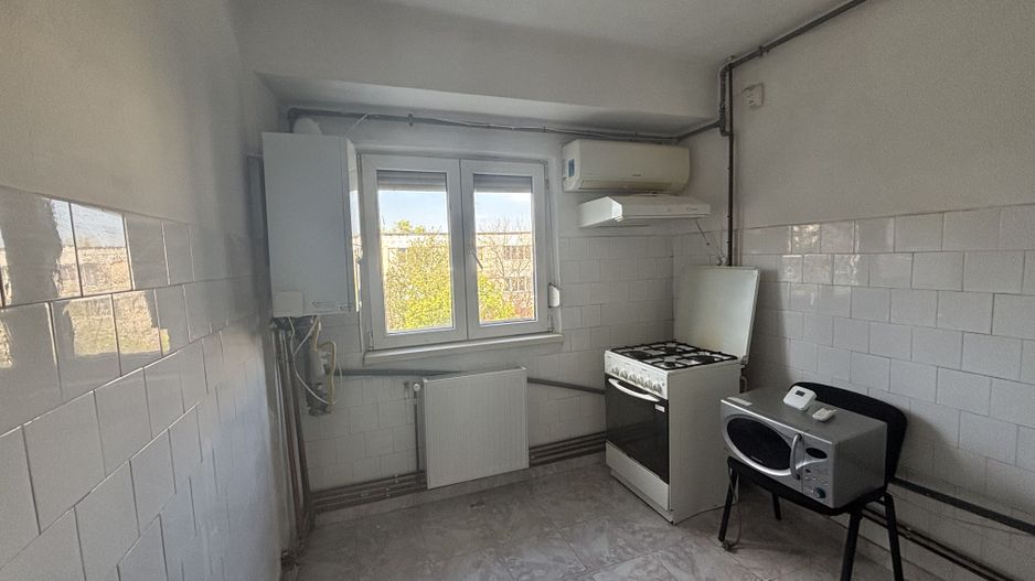 Decomandat si spatios aproape de Spitalul Judetean - Poză 7