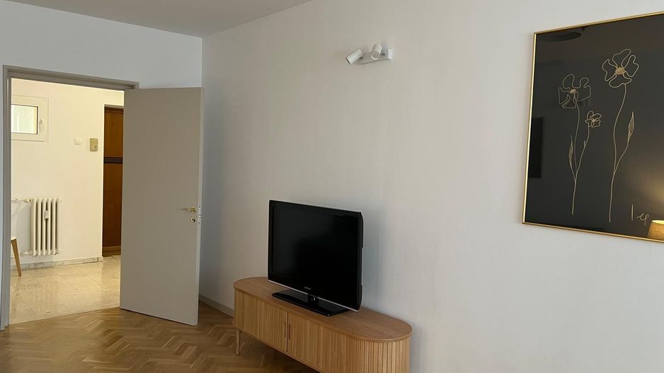 Apartament cochet, trei camere, Vatra Luminoasa - Poză 5