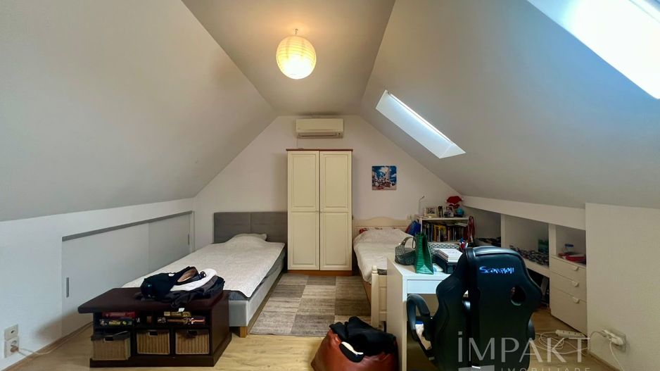 Apartament spatios cu 3 camere pe strada privata - Poză 4