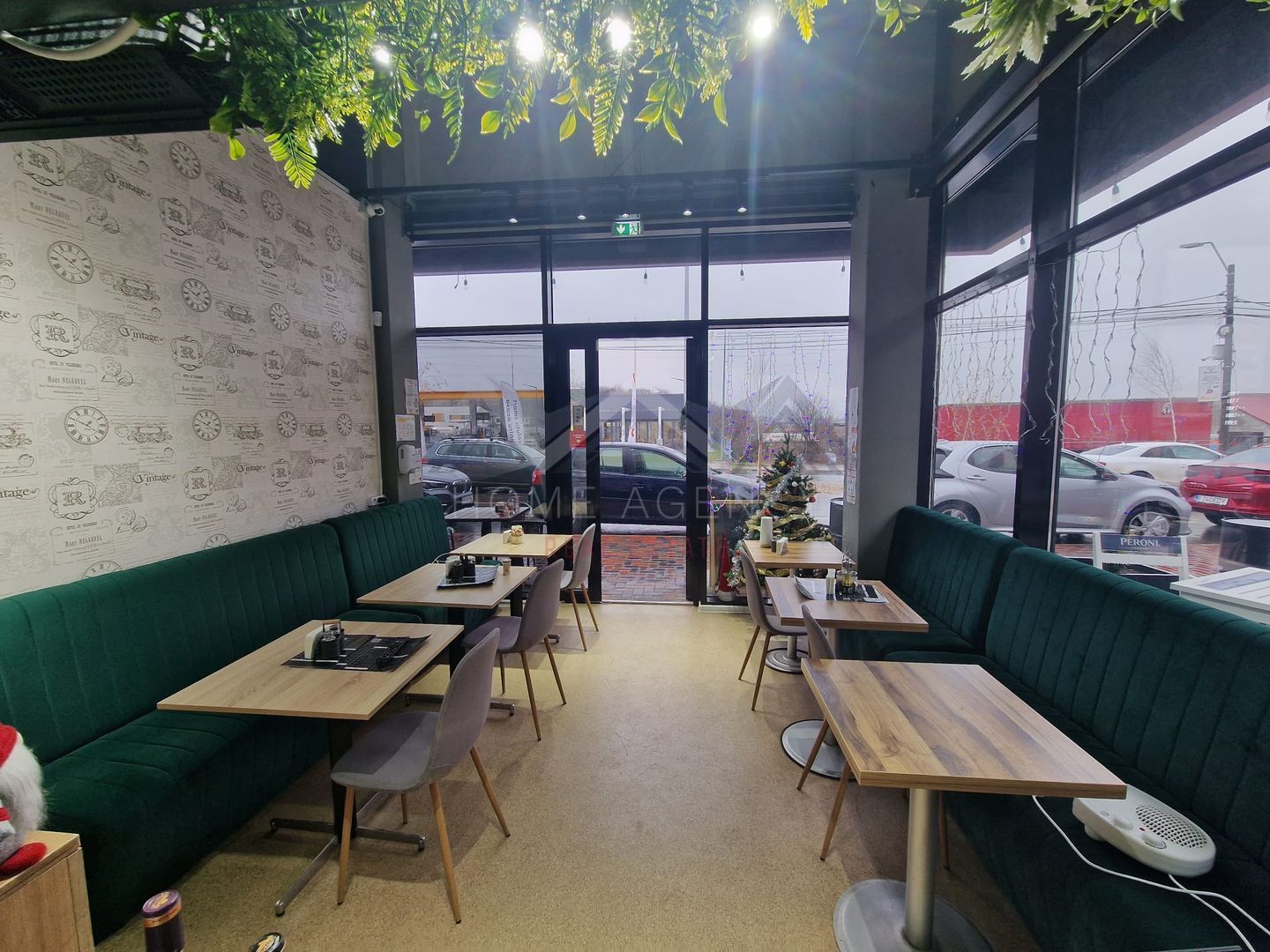 Bistro de vânzare “la cheie” – zonă cu trafic intens, complet utilat, autorizat - Poză 2