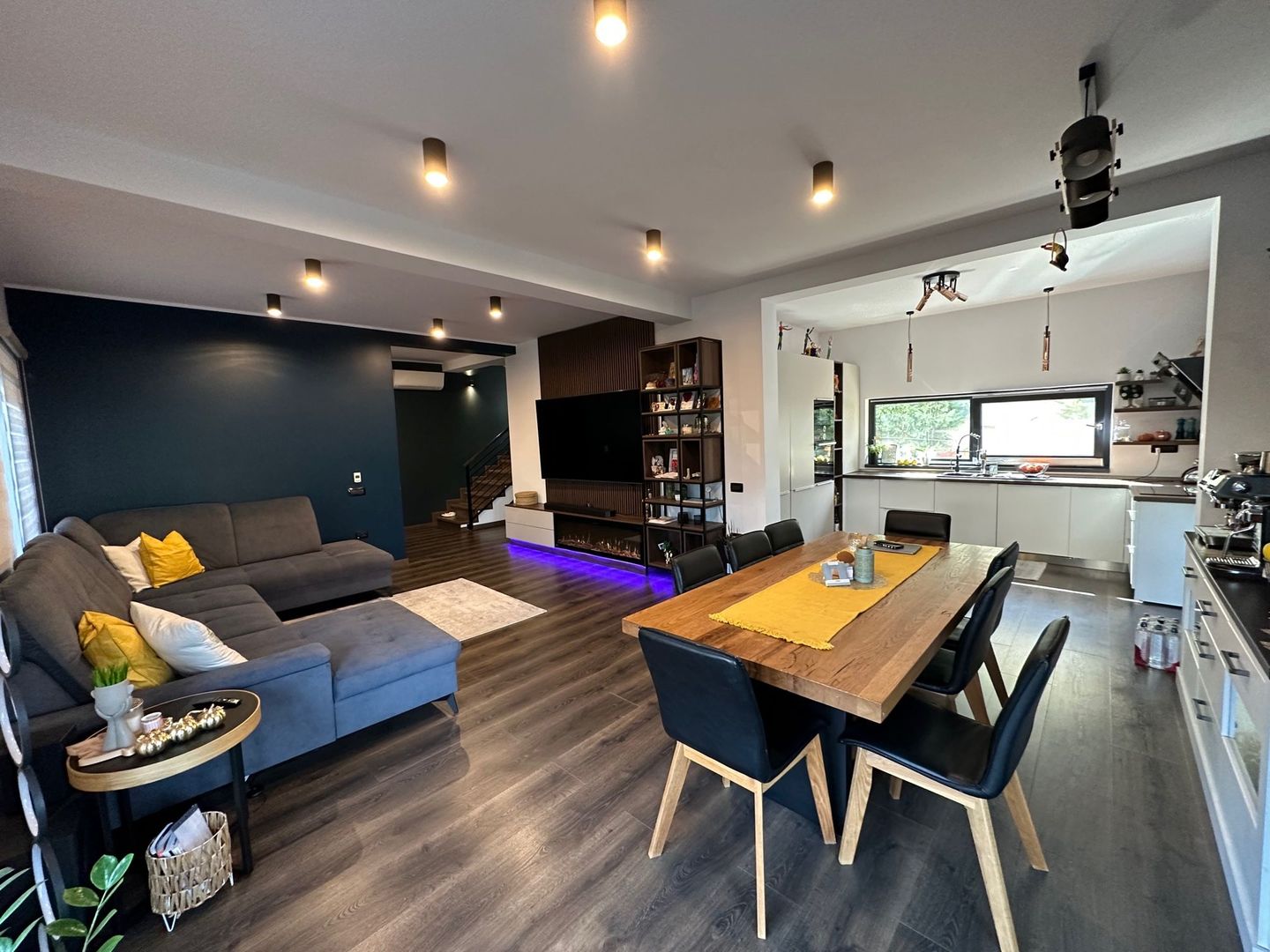 Casa moderna în Dumbravita - Ikea cu garaj - Poză 14