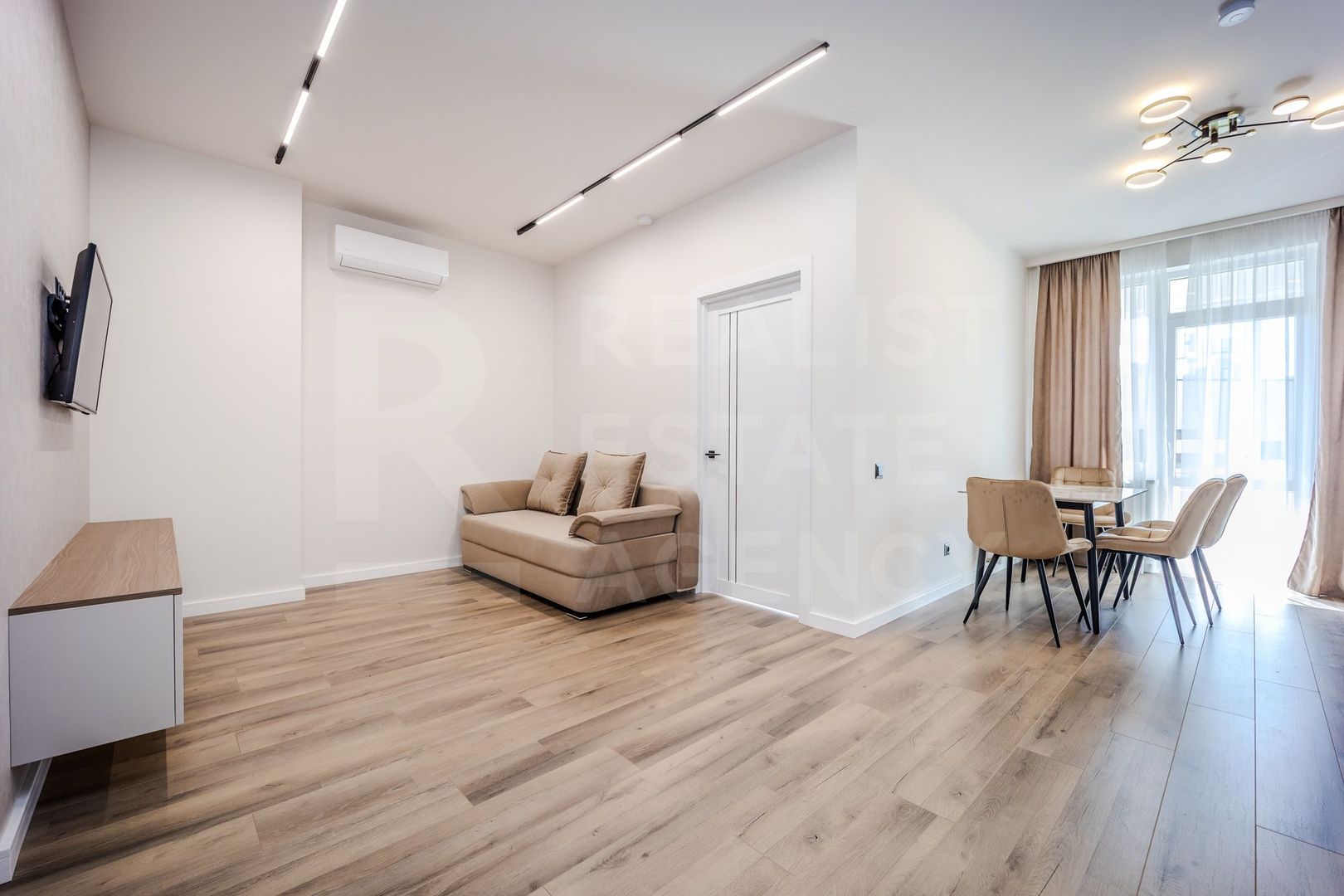 Vânzare apartament 2 camere 65 mp, str. Durlești - Poză 1