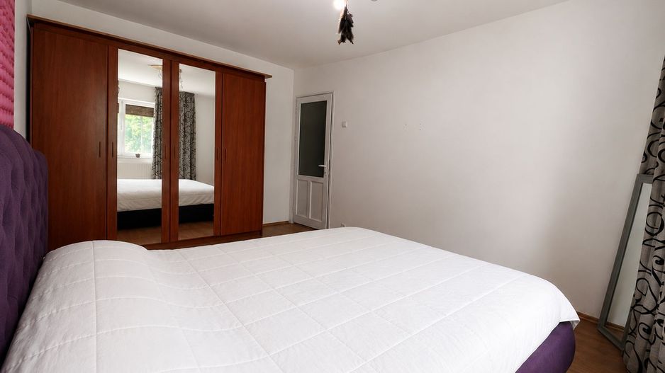 Apartament 3 camere spatios de vanzare în zona - Tractorul - Poză 3