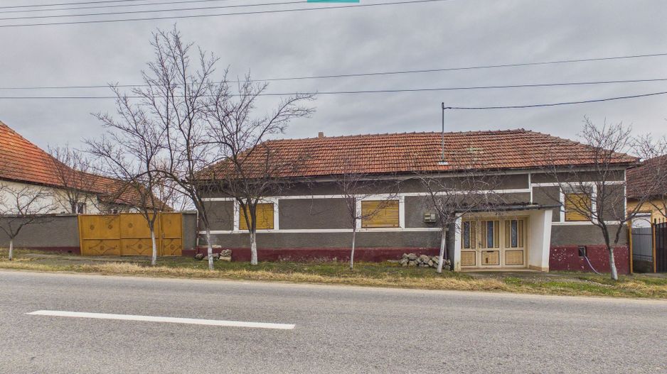 Casă 5 camere şi anexe în Cuied - Poză 1