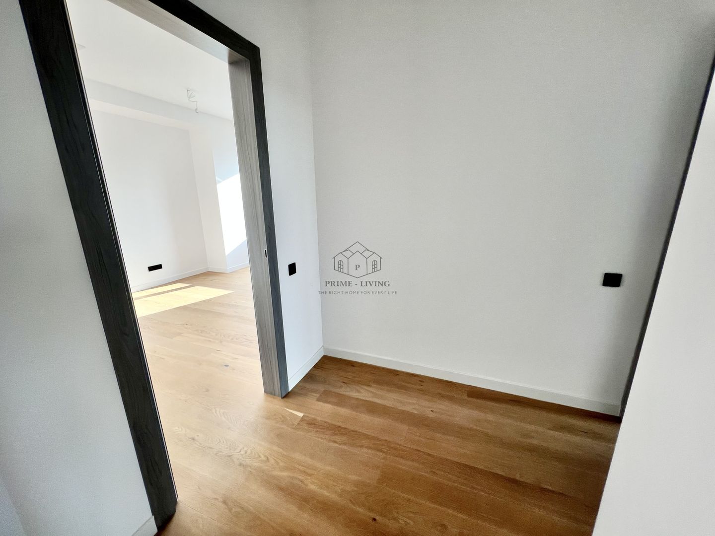 APARTAMENT DEOSEBIT CU 3 CAMERE LA VANZARE CU VEDERE LA LAC - Poză 9