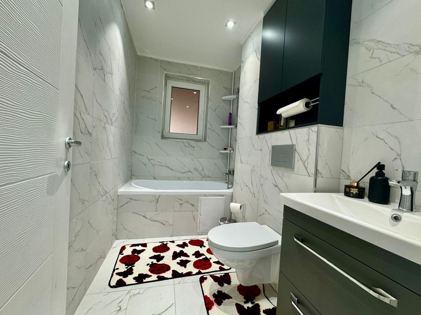COSMOPOLIS - Apartament cu 3 camere si gradina, mobilat si utilat. - Poză 17