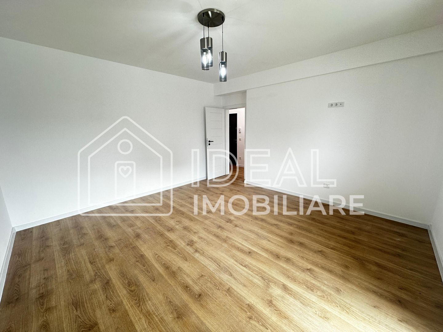 Apartament 2 camere si balcon, zona Calea Surii Mici - Poză 10