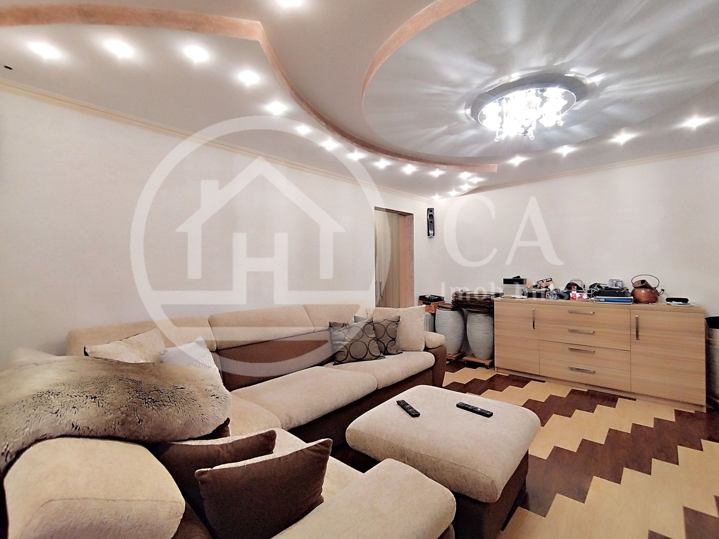 Apartament cu 3 camere de vanzare in zona Nufarul, Oradea - Poză 2