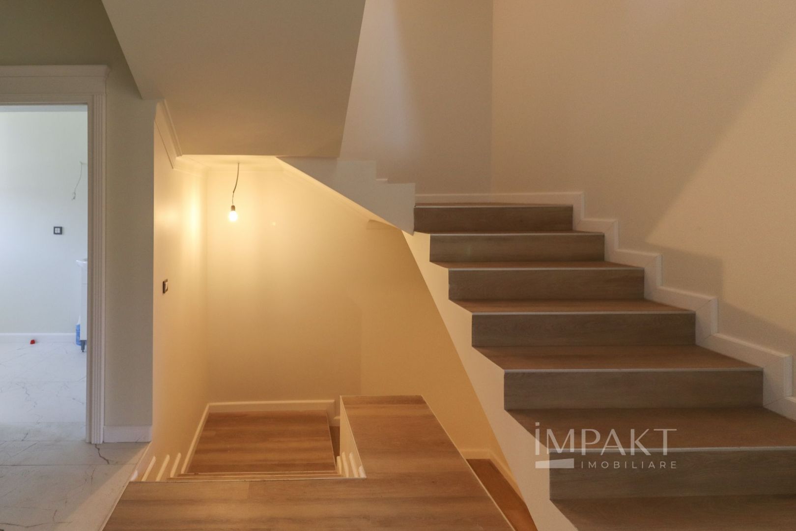 Duplex cu 8 camere in cartierul Buna-Ziua, teren 500 m2 ! - Poză 4