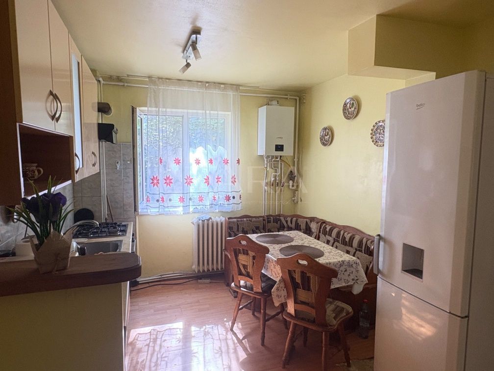 Apartament spațios cu 3 camere, în zonă liniștită – Mănăștur. - Poză 1
