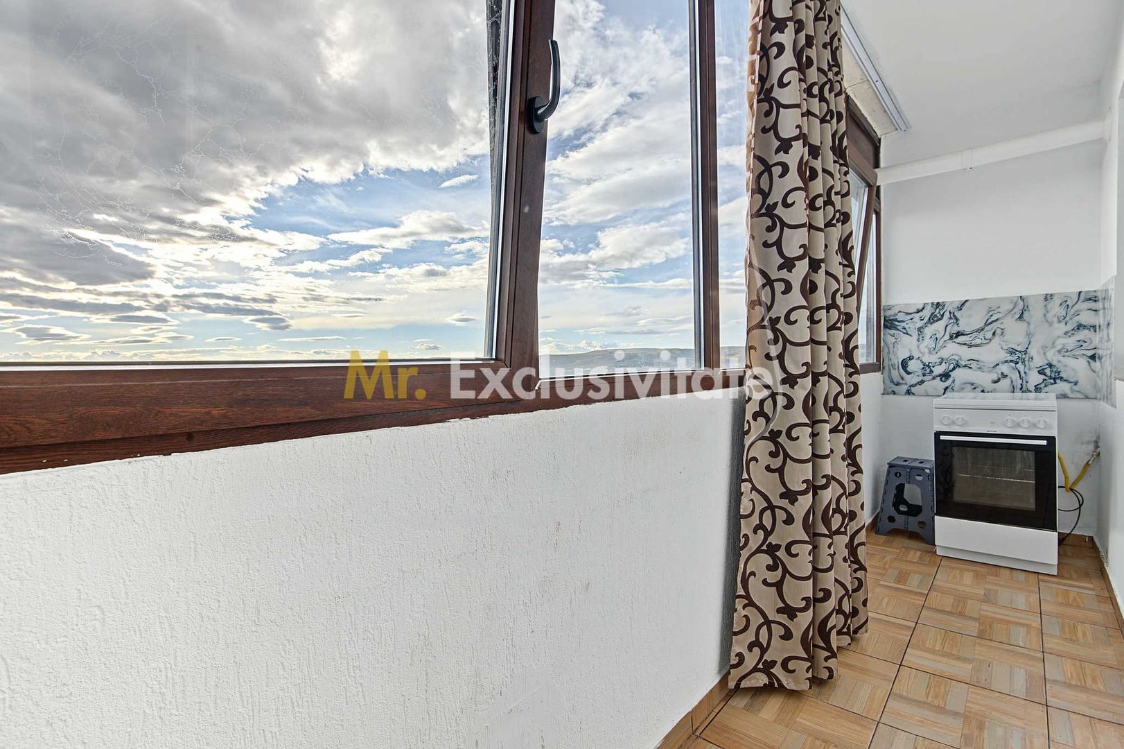 GARSONIERĂ DE VÂNZARE ÎN MIOVENI – PRIVELIȘTE PANORAMICĂ, LA ÎNĂLȚIME! - Poză 10