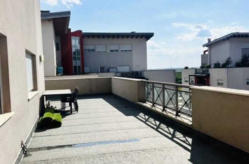 Penthouse cu 4 camere, terasa 132 mp, zona Torontalului - Poză 15