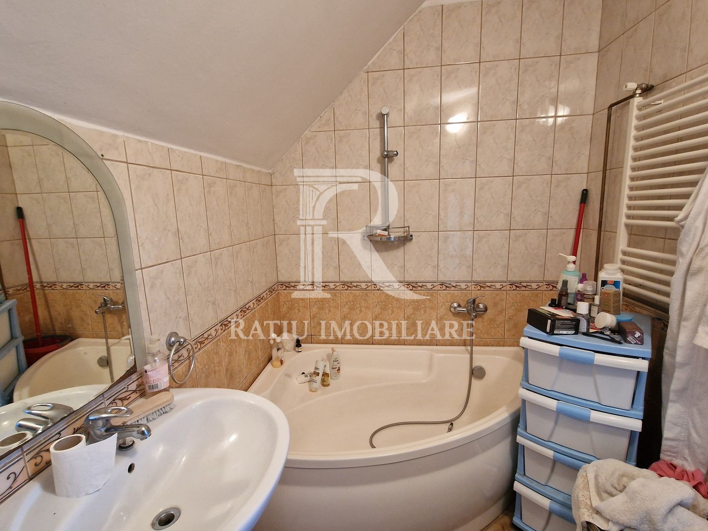 Casa cu 5 camere de vanzare | Iosia | Oradea. - Poză 17