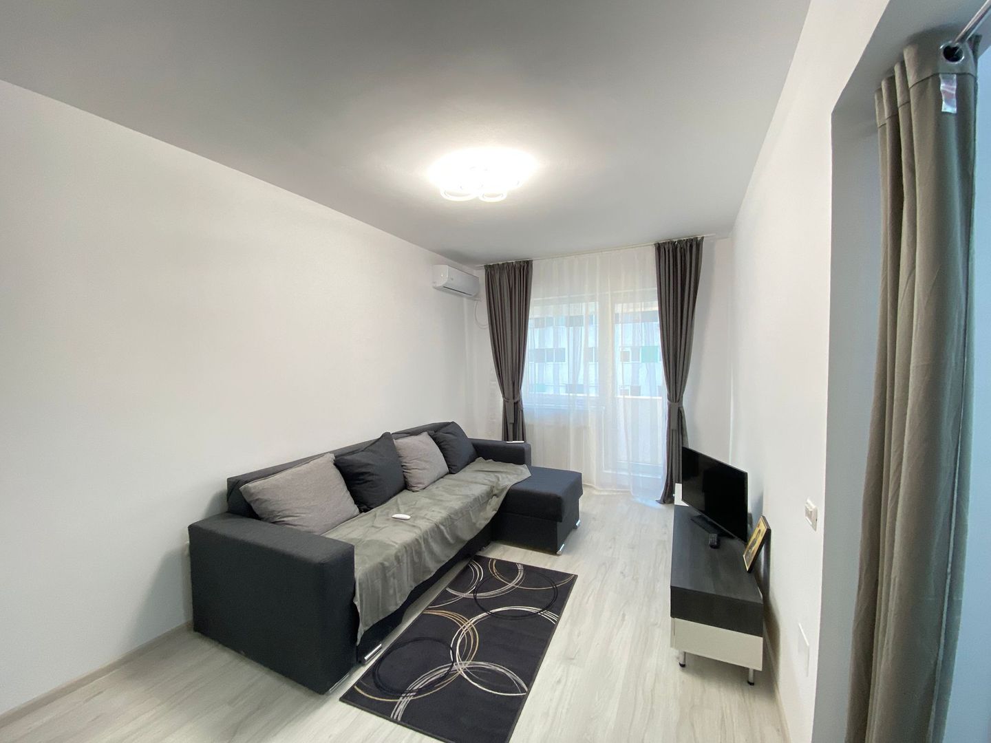 De inchiriat apartament de 2 camere zona Militarii/Parcare inclusa MD1 - Poză 1
