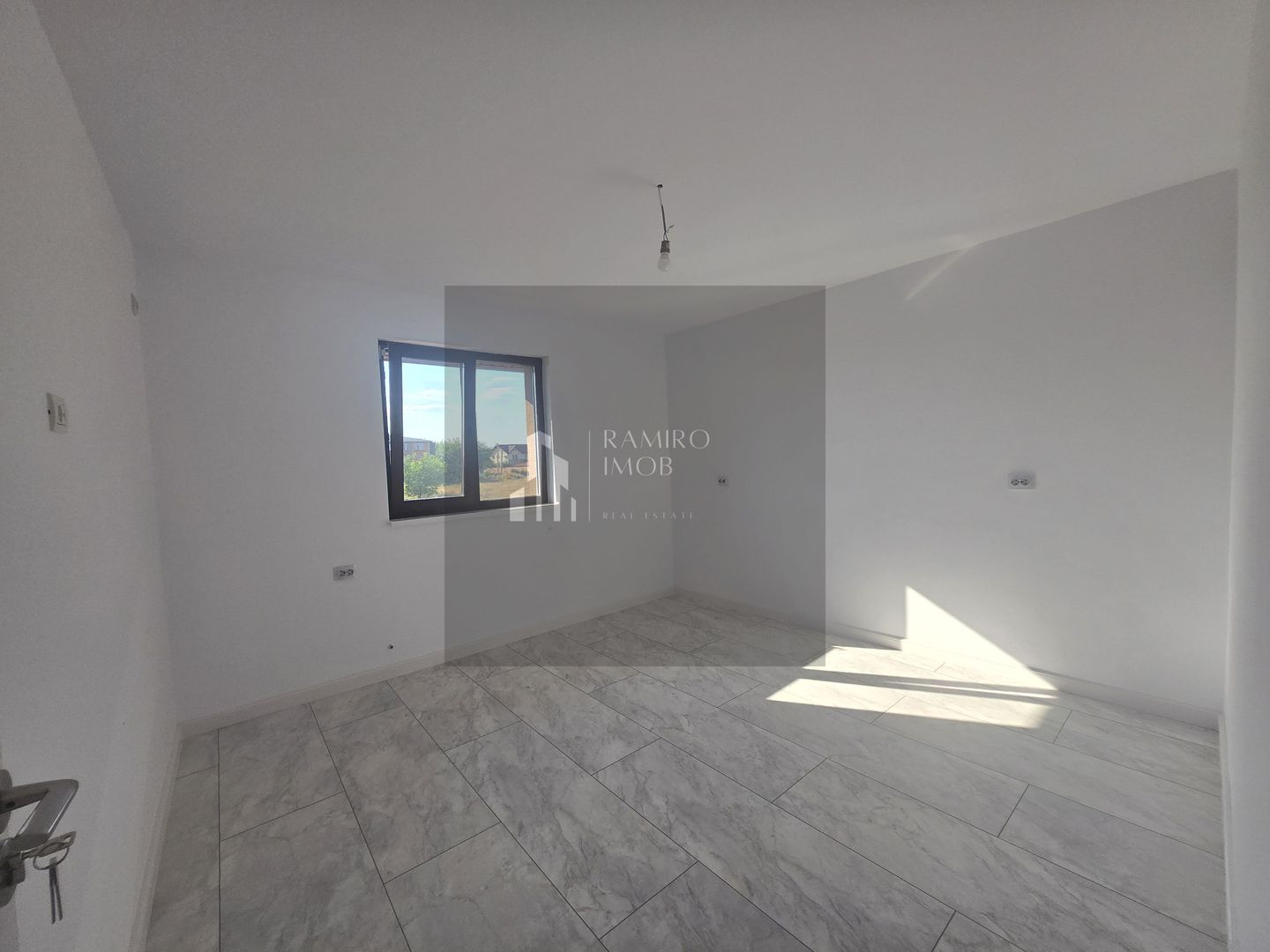 Casa Noua -6 camere - 160mp utili +curte -Soseaua Giurgiului -Magurele - Poză 7