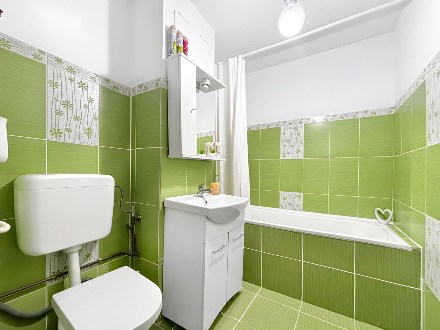 De vanzare | Decomandat 2 camere | Et 3 | Finisaje moderne | Soarelui - Poză 13