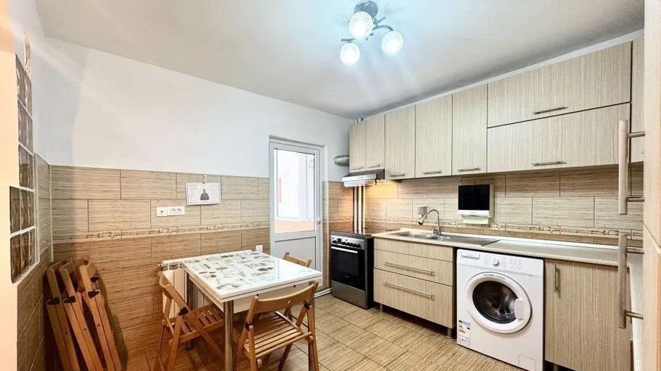 Vanzare Apartament 3 camere  74 mp, bloc reabilitat, et 4/10 Șoseaua Alexandriei - Poză 4