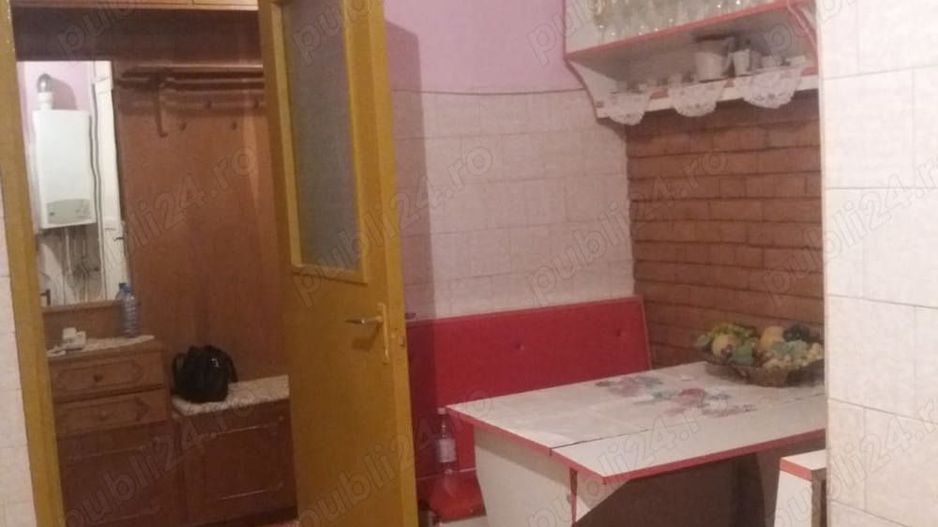 Apartament 4 camere de vanzare - Poză 2
