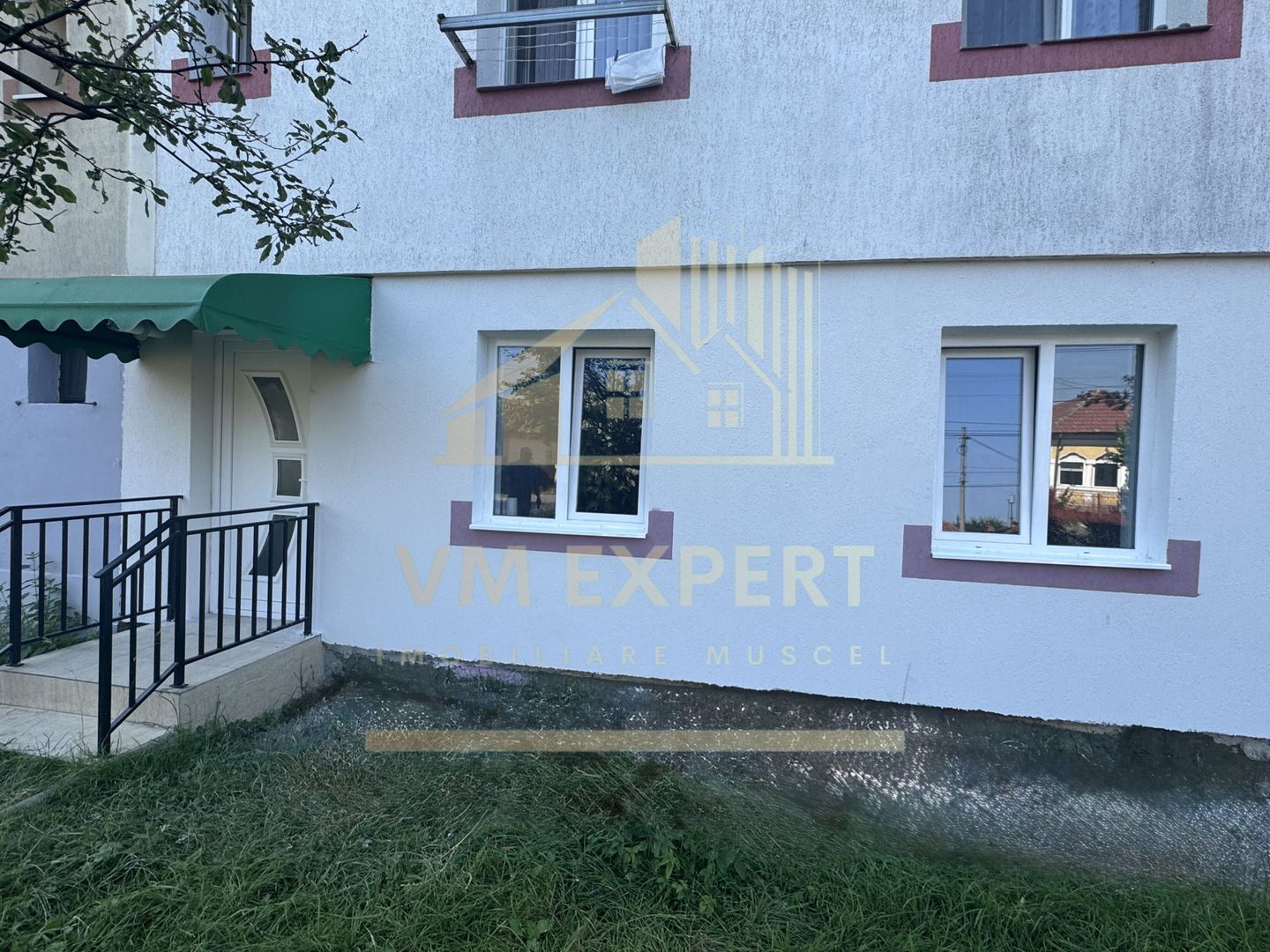 SPAȚU COMERCIAL 34 MP CAMPULUNG VIZAVI DE CENTRU MEDICAL CLUBUL SANATĂȚII - Poză 14